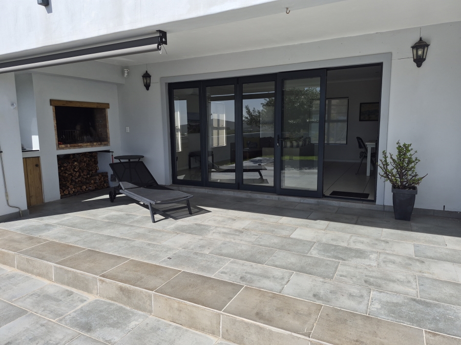 4 Bedroom Property for Sale in Pearl Bay Western Cape